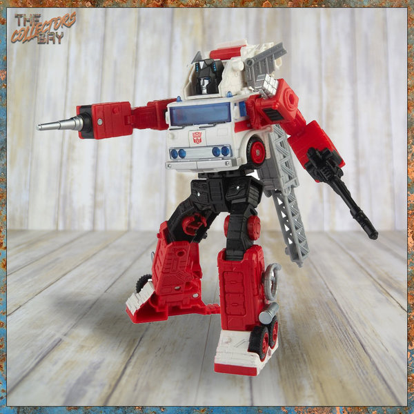 Hasbro Transformers Generations Selects Artfire & Nightstick (Voyager Class)