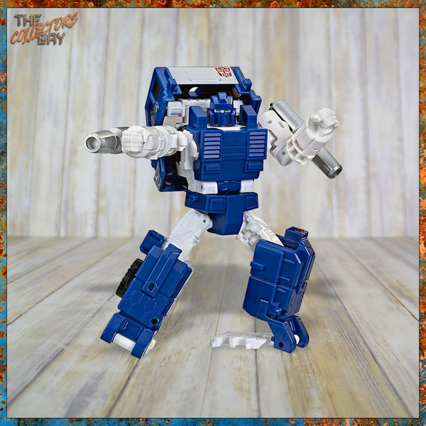 Hasbro Transformers WfC Kingdom Pipes (Deluxe Class)