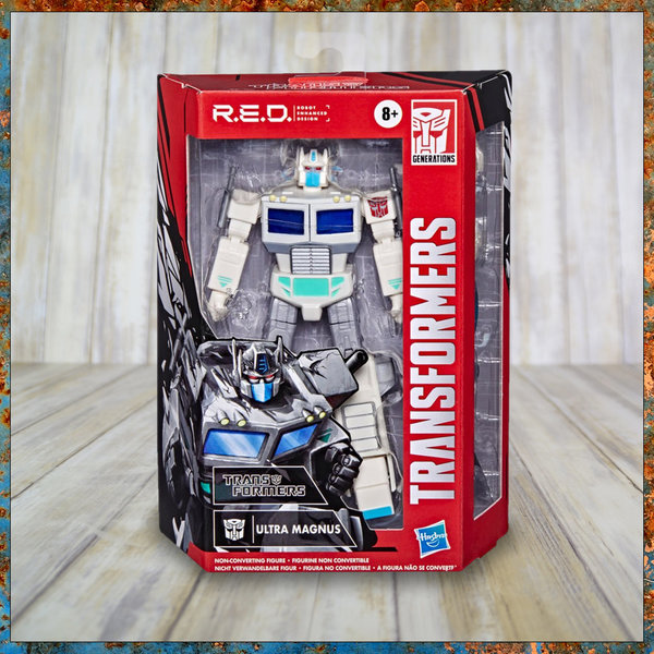 Hasbro Transformers R.E.D. Ultra Magnus (G1)